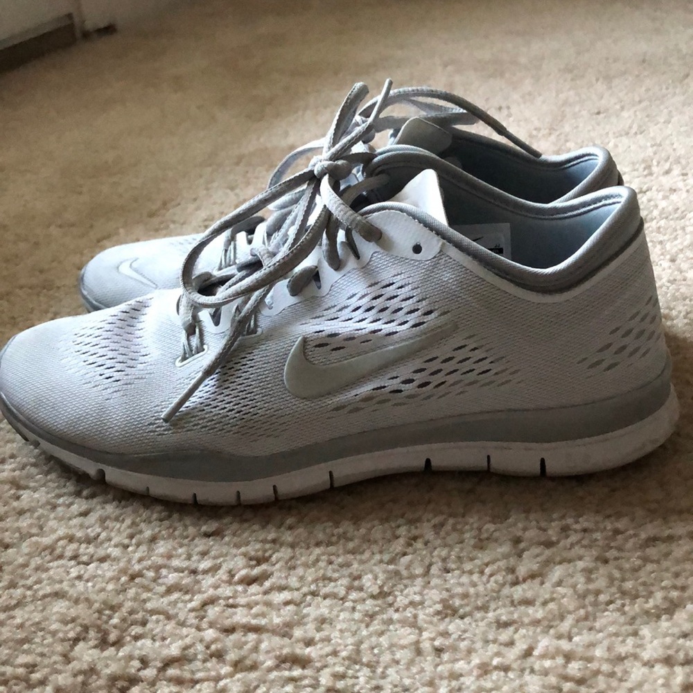 NIKE Free Sneakers White/Gray